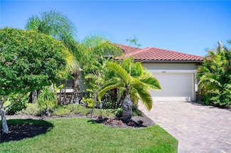 1608 Vizcaya Ln, Naples, FL 34113