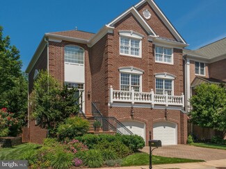 2216 Harithy Dr, Dunn Loring, VA 22027