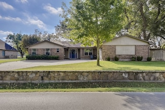 7115 Westover Dr, Granbury, TX 76049