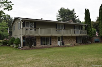 12263 Coldwater Rd, Flushing, MI 48433