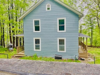 39 Orchard St, Winsted, CT 06098