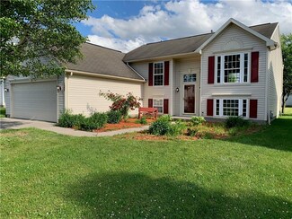 127 Sparrow Dr, West Henrietta, NY 14586