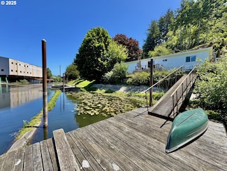 160 Hilltop Dr, Lakeside, OR 97449