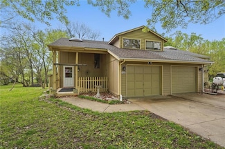 750 SE Claremont Ct, Lees Summit, MO 64063