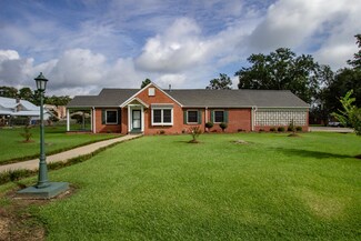 301 Cedar Ave, Richton, MS 39476