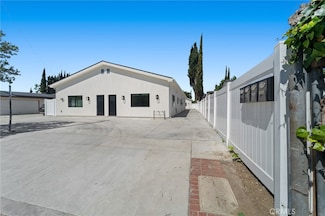 6827 Ranchito Ave, Van Nuys, CA 91405