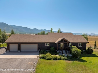 247 Freedom Ln, Etna, WY 83118