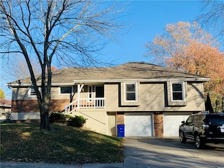 511 SE Granada St, Lees Summit, MO 64063