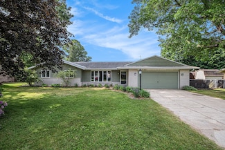 2418 Fountain Ln, Stevensville, MI 49127
