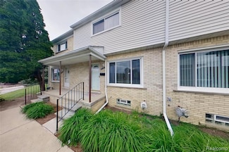 2065 E Maple Rd, Birmingham, MI 48009