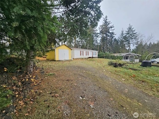 161 E Greenwood Ln, Shelton, WA 98584