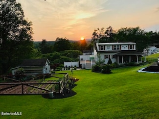 60 Summer St, Lanesboro, MA 01237