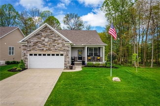 7798 Hunting Lake Dr, Concord Township, OH 44077