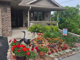 219 Fallen Oaks Ln, Sheboygan Falls, WI 53085