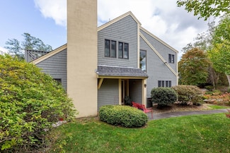 215 Sea Pines Dr, Brewster, MA 02631