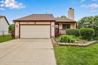 922 Westover Cir, Lansing, MI 48917