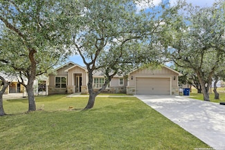 1572 Cougar Dr, Canyon Lake, TX 78133