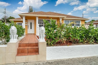 951 Green St, West Palm Beach, FL 33405