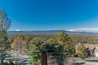 2806 NW Nightfall Cir, Bend, OR 97701