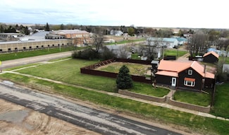 106 N 11th Ave, Faulkton, SD 57438