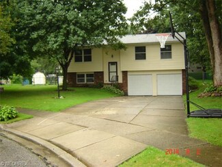 285 Rollins Cir, Kent, OH 44240