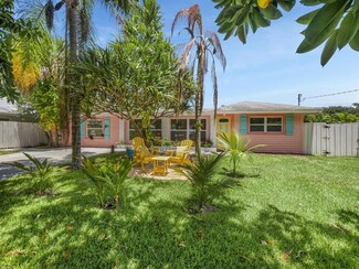 2427 Country Oaks Ln, West Palm Beach, FL 33410