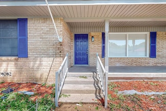 909 Crestview Dr, Kaufman, TX 75142