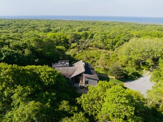 6 Church St, Aquinnah, MA 02535