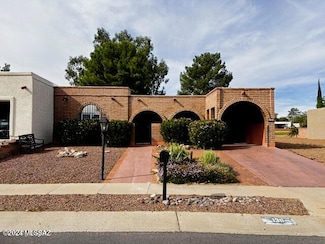 136 E Paseo de Golf, Green Valley, AZ 85614