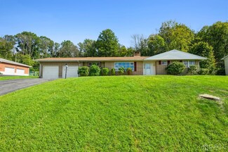 55 Hawks Schoolhouse Rd, Bloomsbury, NJ 08804