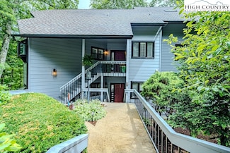 211 Grouse Moor Dr, Linville, NC 28646