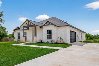 7717 Prairie St, Hitchcock, TX 77563