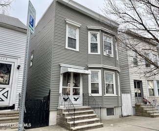 603 2nd St, Albany, NY 12206