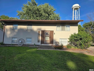 832 9th St, Colona, IL 61241