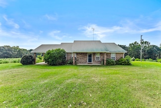 355 George Speed Rd, Collins, MS 39428