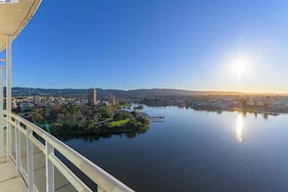 1 Lakeside Dr Unit 1806, Oakland, CA 94612