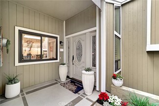 10 Crystal Pool Unit 39, Irvine, CA 92603