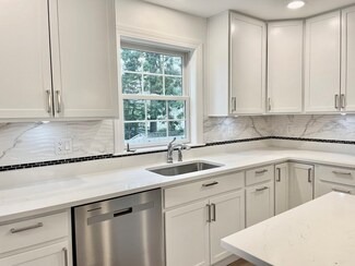 215 High St Unit 17, Taunton, MA 02780