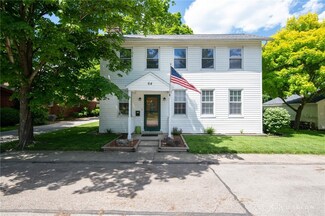 64 W Maple St, Bellbrook, OH 45305