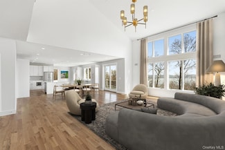 201 Tweed Blvd, Nyack, NY 10960