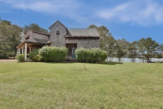 267 Barnes Rd, Oak Bluffs, MA 02557