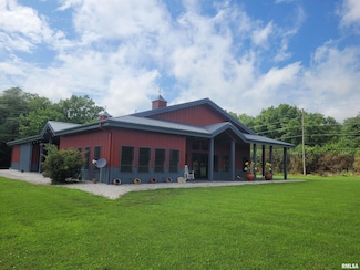 10701 E Savanna Rd, Mount Vernon, IL 62864