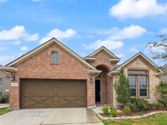 1233 Lynn Dr, Arlington, TX 76002