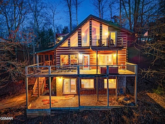 1815 Silver Poplar Ln, Sevierville, TN 37876