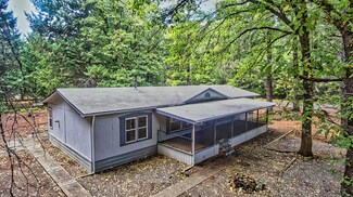 211 Ivy Dr, Cave Junction, OR 97523