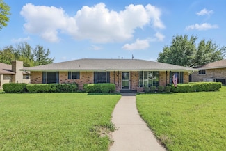 112 Charles St, Desoto, TX 75115