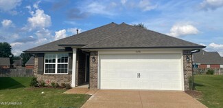 1698 Cambria Dr, Southaven, MS 38671
