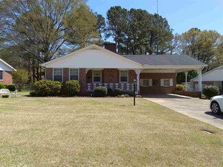102 Ayers Dr, Jackson, TN 38301