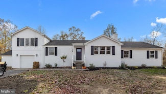 271 Stoopville Rd, Newtown, PA 18940