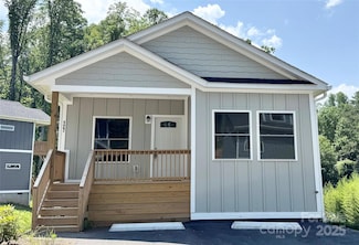 127 Northbend Dr, Woodfin, NC 28804